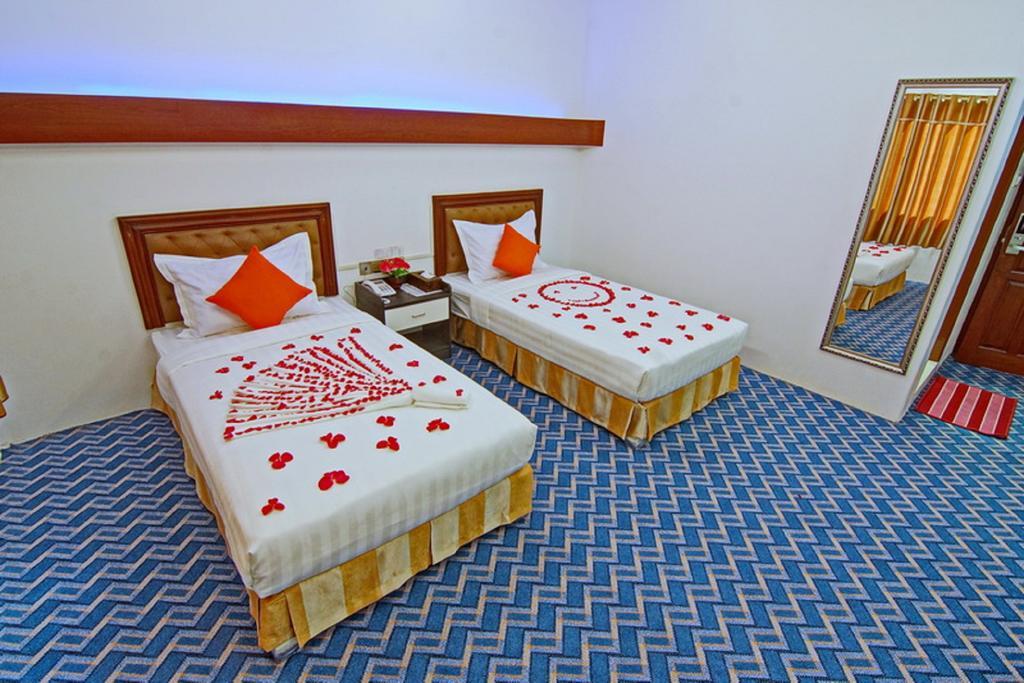 Perfect Hotel Mandalay Extérieur photo