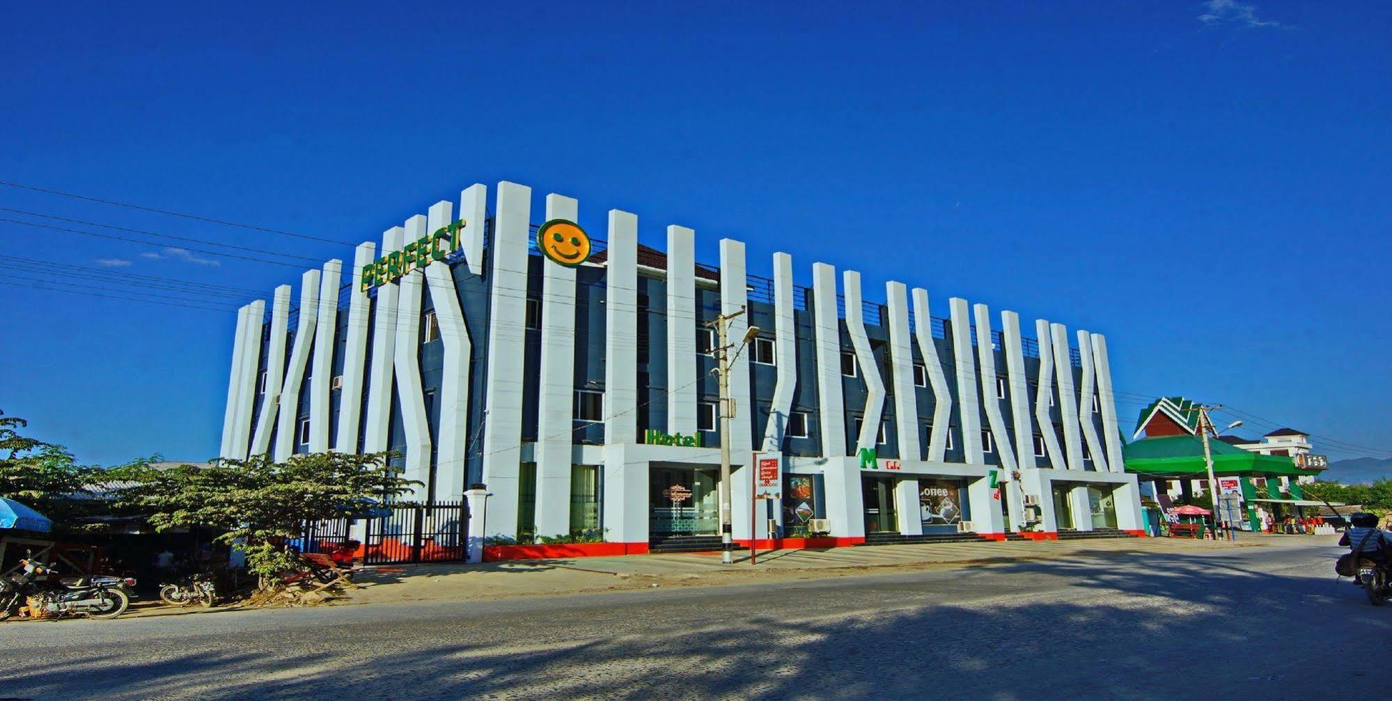 Perfect Hotel Mandalay Extérieur photo