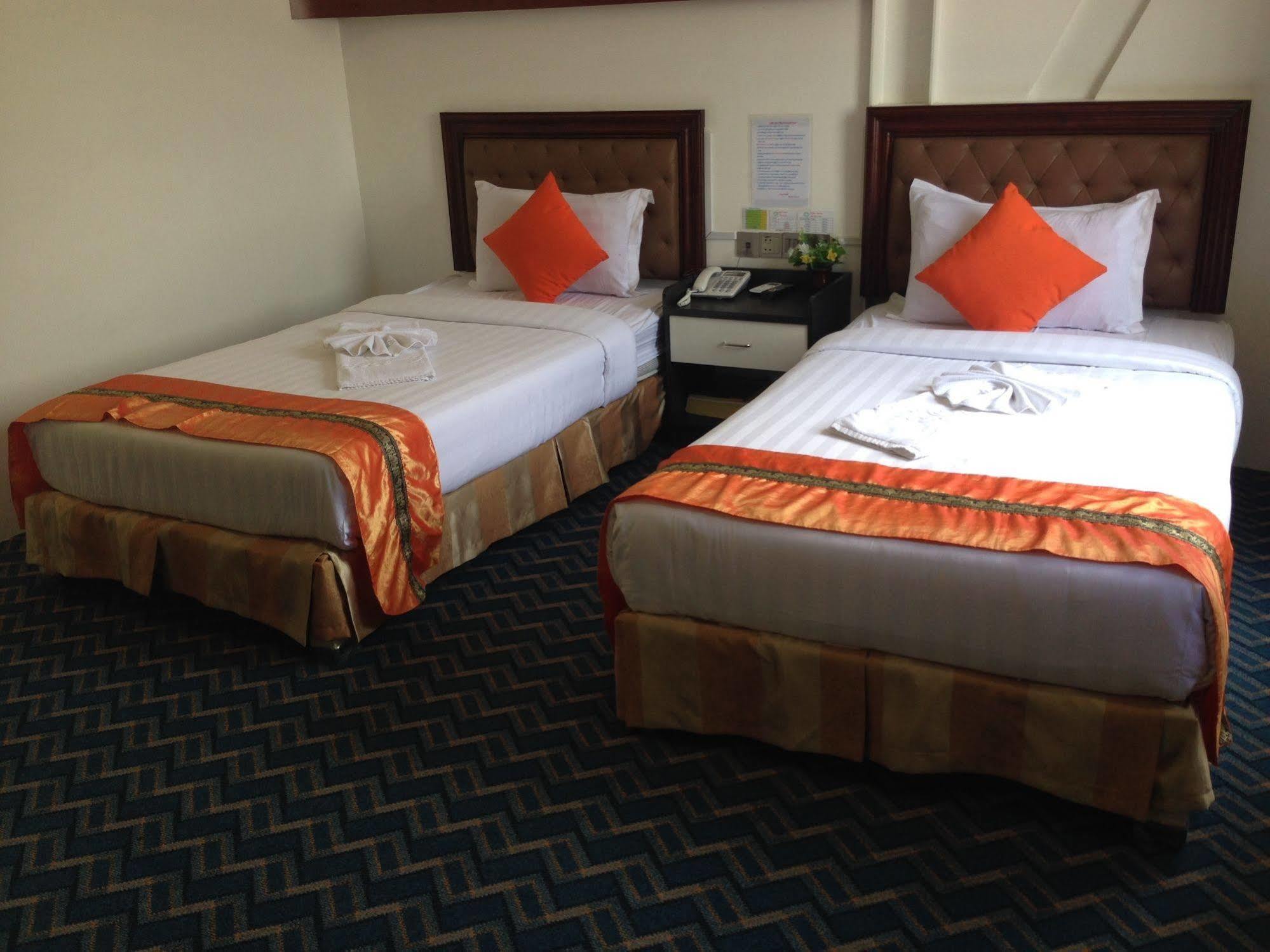 Perfect Hotel Mandalay Extérieur photo