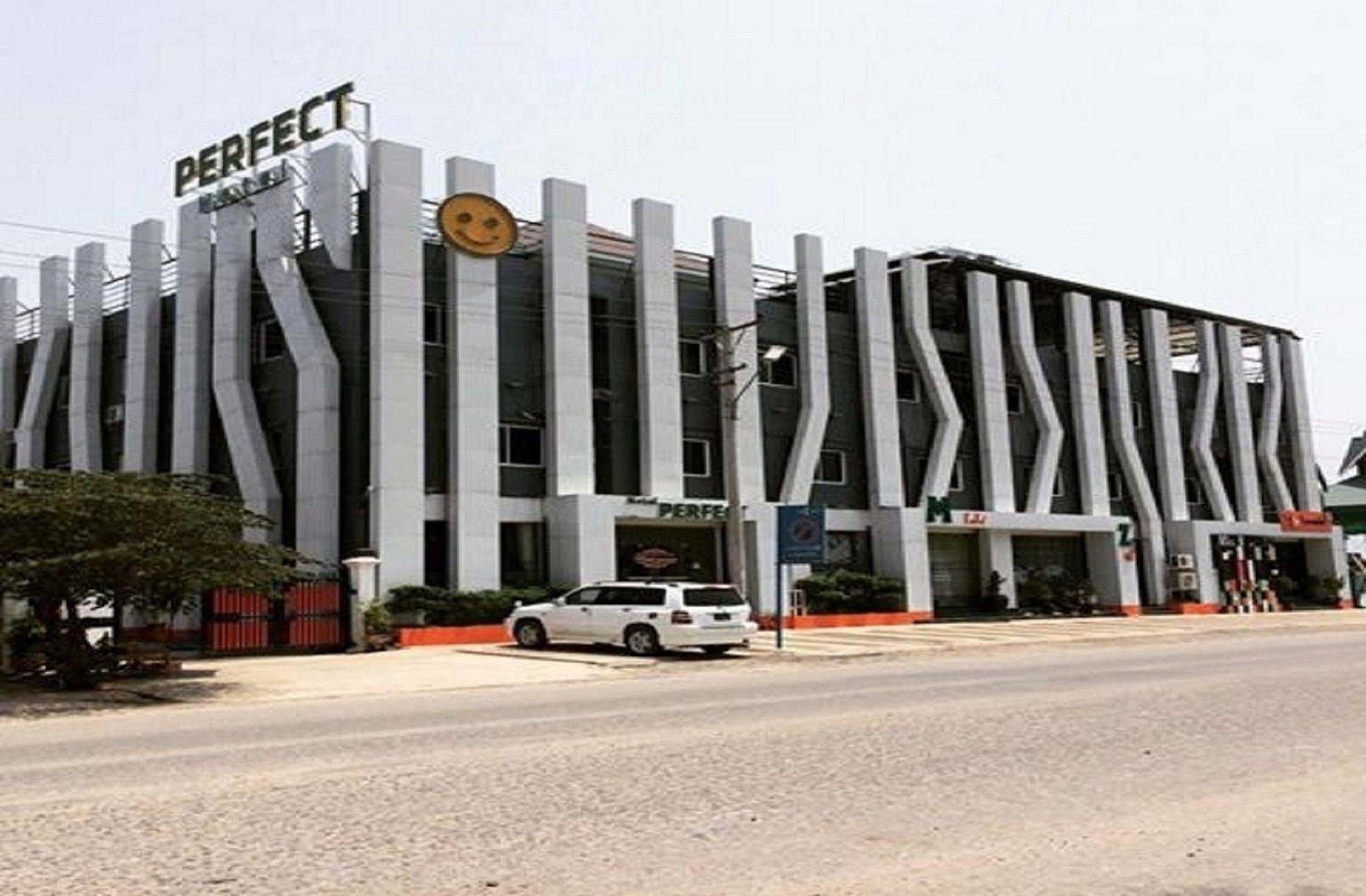 Perfect Hotel Mandalay Extérieur photo